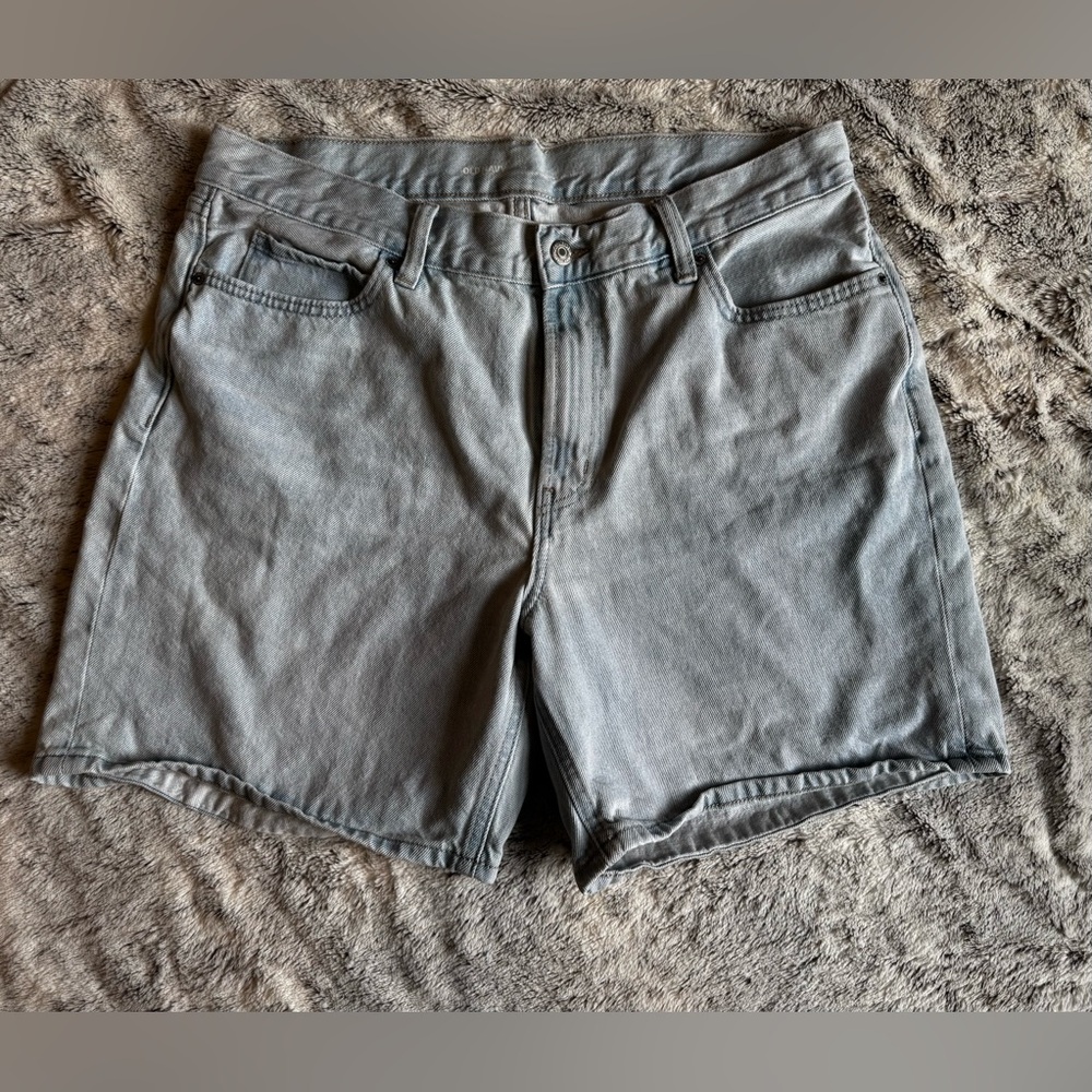 Old Navy Women's Light Gray Jean Shorts